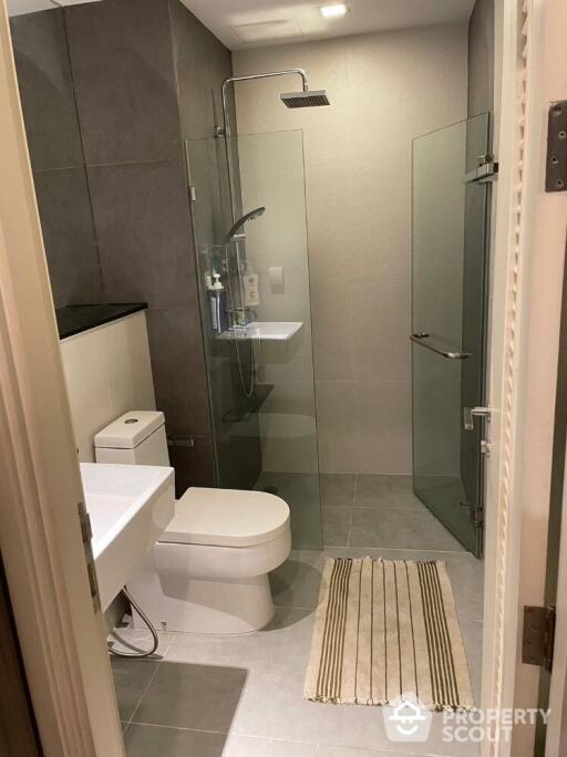 1-BR Condo at Urbano Absolute near BTS Krung Thon Buri