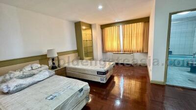 3 Bedrooms Furnished Condo For Rent - Sukhumvit 39 (Phrom Phong)