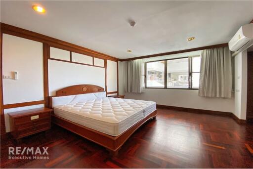 Pet Friendly Spacious 3 Bedrooms Condo with Balcony in Sukhumvit 4