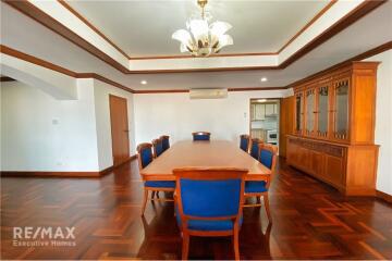 Pet Friendly Spacious 3 Bedrooms Condo with Balcony in Sukhumvit 4