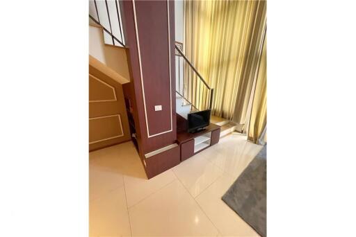 For Rent: 1 Bedroom Duplex at The Emporio Place - BTS Phrom Phong 14 Mins Walk