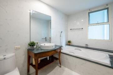 For Sale Bangkok Condo The Bangkok Sukhumvit 61 BTS Ekkamai Watthana