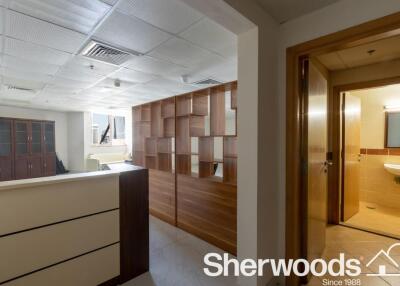 1,059 قدم مربع مكتب مدرجة بسعر AED 1,400,000.