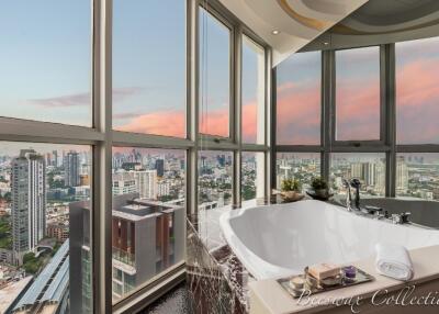 Luxurious Bathroom with City Skyline View