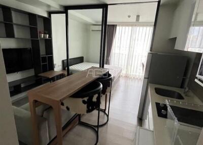 For Sale with Tenant Condominium Maestro 02 Ruamrudee  29 sq.m, 1 bedroom