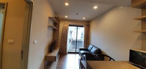 For Sale with Tenant Condominium Onyx Phaholyothin  40.87 sq.m, 1 bedroom