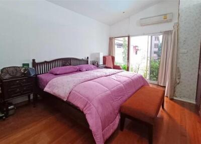 For Sale Condominium Premier Condo Sukhumvit 24  410 sq.m, 4 bedroom Duplex