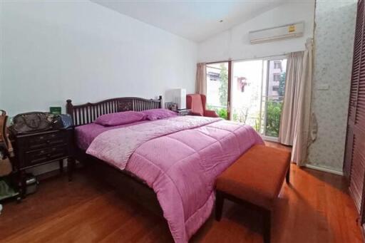 For Sale Condominium Premier Condo Sukhumvit 24  410 sq.m, 4 bedroom Duplex