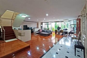 For Sale Condominium Premier Condo Sukhumvit 24  410 sq.m, 4 bedroom Duplex