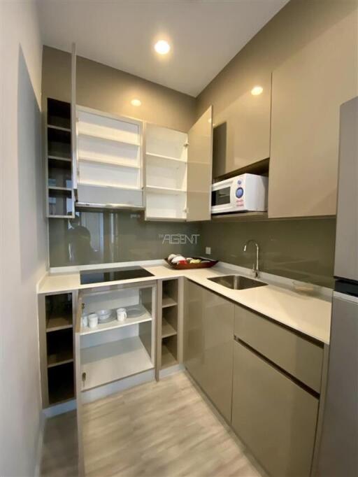 For Rent Condominium Whizdom Essence Sukhumvit  51.9 sq.m, 2 bedroom