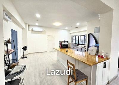 3 Bed 122 SQ.M Lumpini Place Suanplu-Sathorn