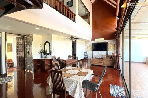 Fully Renovated 4 Bed 2 Bath Condo in Jomtien ABPC1175