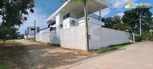 Modern 6 Bed 5 Bath Pool Villa in East Pattaya ABPC1075