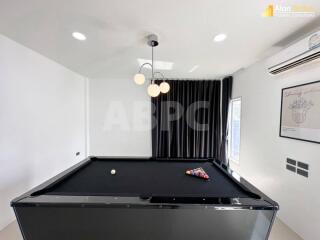 Modern 6 Bed 5 Bath Pool Villa in East Pattaya ABPC1075