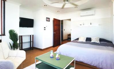 Spacious 2 bedroom at Jomtien Beach