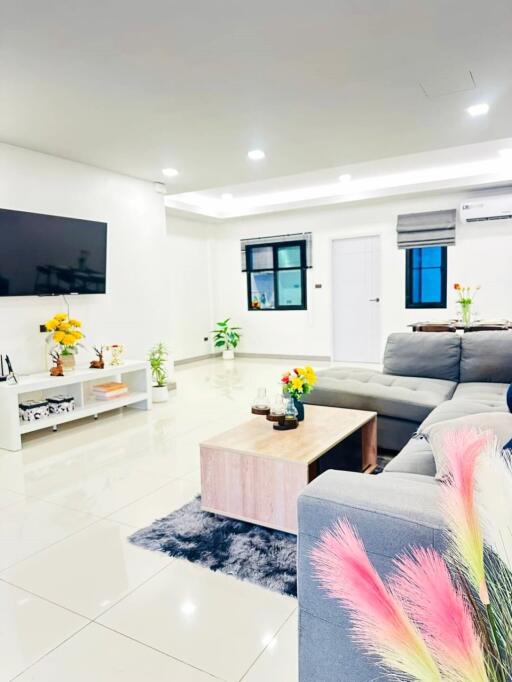 New townhouse in Khao Noi urban area