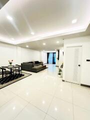 New townhouse in Khao Noi urban area