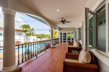 Spacious 4 Bed 3 Bath Pool Villa For Sale with Brand New Kitchen in Stuart Park