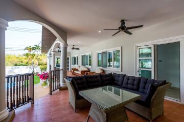 Spacious 4 Bed 3 Bath Pool Villa For Sale with Brand New Kitchen in Stuart Park