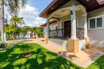 Spacious 4 Bed 3 Bath Pool Villa For Sale with Brand New Kitchen in Stuart Park