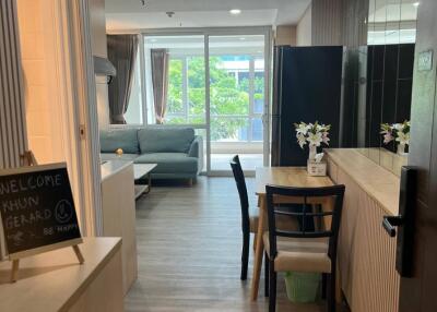 2-BR Condo at The Trendy Condominium near BTS Nana