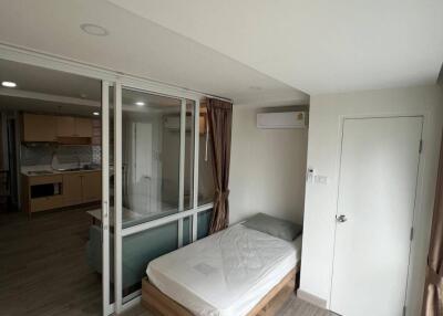 2-BR Condo at The Trendy Condominium near BTS Nana