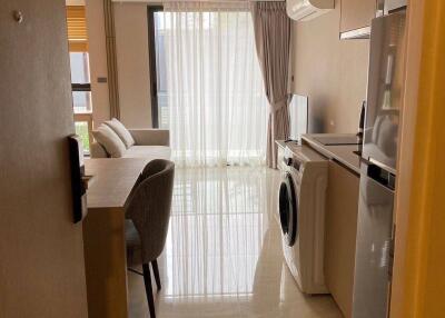 1-BR Condo at Walden Asoke near MRT Sukhumvit