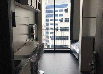 1-BR Condo at The Edge Sukhumvit 23 near MRT Sukhumvit