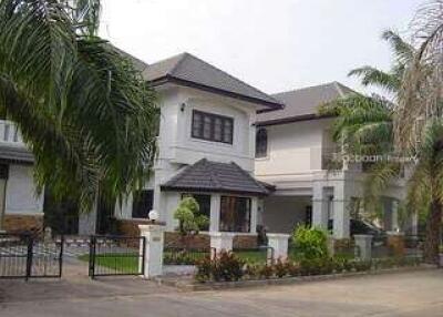 2-story detached house, 4 bedrooms, 6 bathrooms in the Hang Dong zone project.