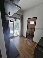 Detached house, 2 floors, 3 bedrooms, 3 bathrooms, in San Kamphaeng zone, near Charoen Charoen market.