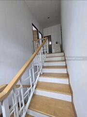 Detached house, 2 floors, 3 bedrooms, 3 bathrooms, in San Kamphaeng zone, near Charoen Charoen market.