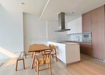 2 Bedrooms Duplex Condo at 185 Rajadamri, Lumphini