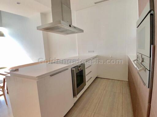 2 Bedrooms Duplex Condo at 185 Rajadamri, Lumphini