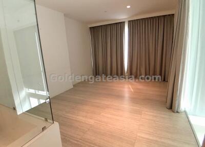 2 Bedrooms Duplex Condo at 185 Rajadamri, Lumphini