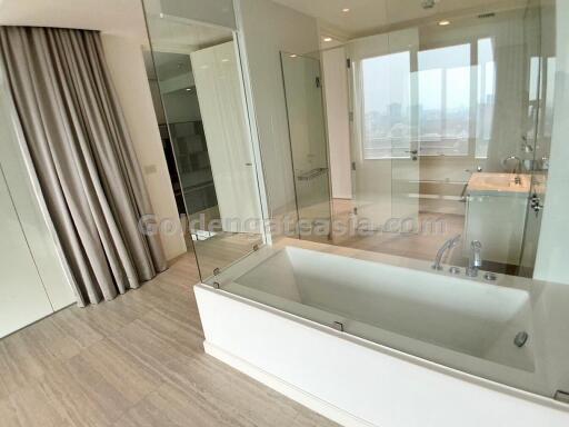 2 Bedrooms Duplex Condo at 185 Rajadamri, Lumphini