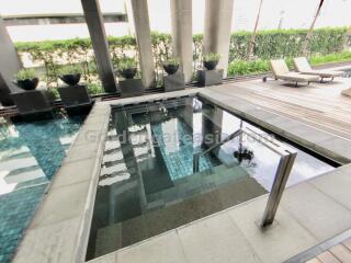 2 Bedrooms Duplex Condo at 185 Rajadamri, Lumphini