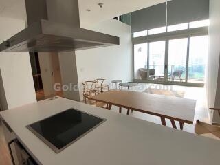 2 Bedrooms Duplex Condo at 185 Rajadamri, Lumphini