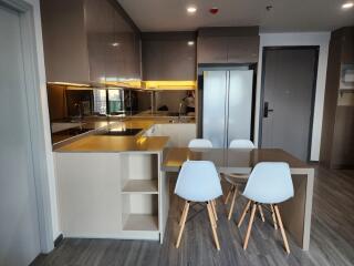 Modern kitchen with dining area