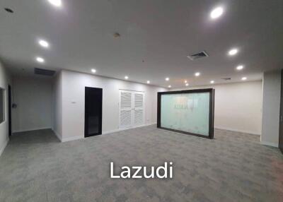 Premium Office Space for Sale in Huaykwang