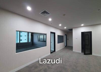 Premium Office Space for Sale in Huaykwang