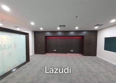 Premium Office Space for Sale in Huaykwang