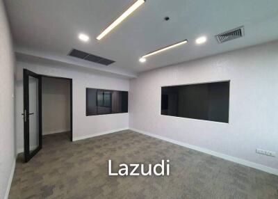 Premium Office Space for Sale in Huaykwang