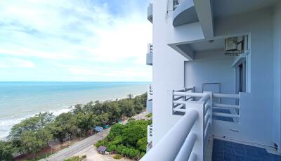 Balcony with ocean view