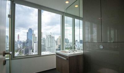 Modern bathroom with city view