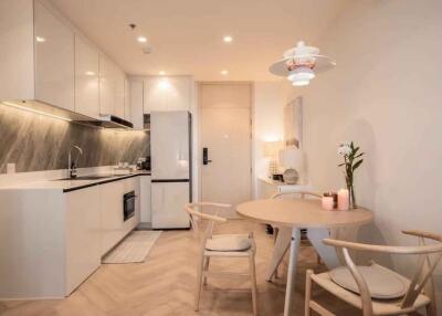 Modern kitchen with dining area