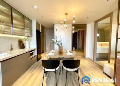 Direct Sea View 2-bed Condo in Pattayas Arom Jomtien,