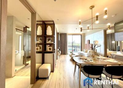 Direct Sea View 2-bed Condo in Pattayas Arom Jomtien,