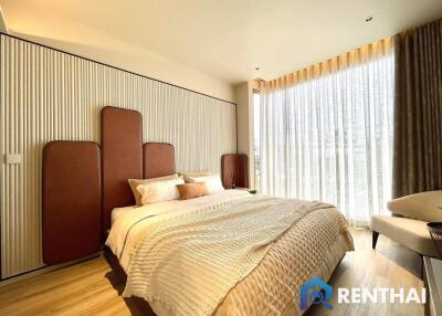 Direct Sea View 2-bed Condo in Pattayas Arom Jomtien,