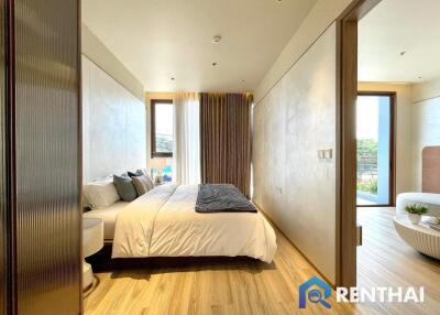 Direct Sea View 2-bed Condo in Pattayas Arom Jomtien,