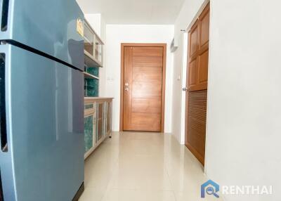 Fully Furnished Beach 7 Condo Studio in Pattaya for Sale - 1.15M Thb